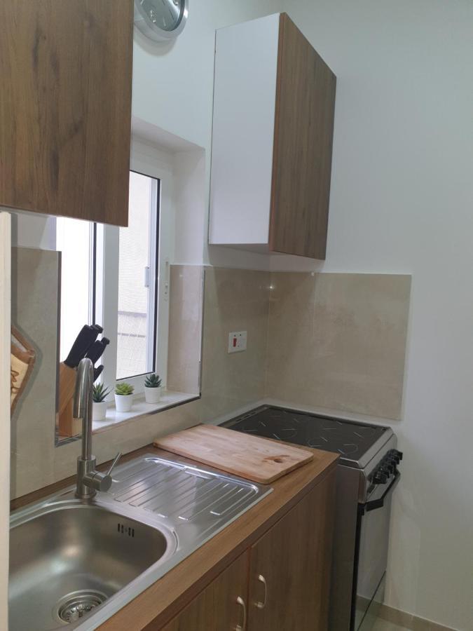 Modern Apartment In Central Bugibba 圣保罗湾城 外观 照片